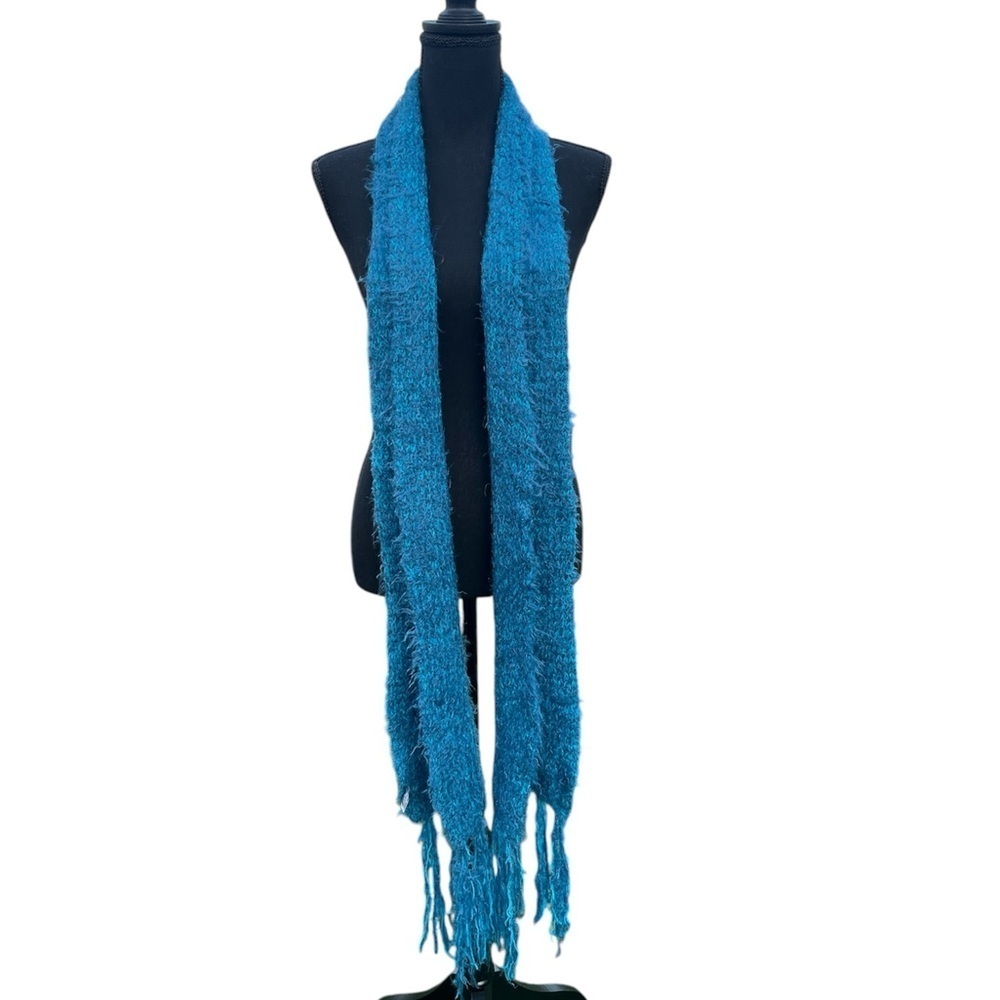 Woman’s turquoise soft scarf - Picture 4 of 5
